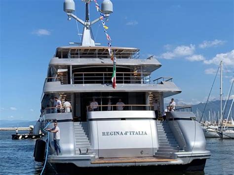 yacht dolce e gabbana